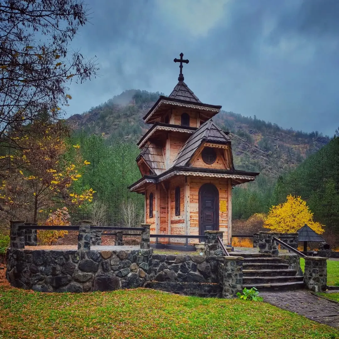 Ruska crkva iznad Šargana na Mokroj Gori